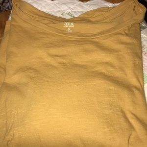 Mustard yellow top. Cotton. Puffed sleeve. 3/4 sleeve